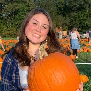 Meet your Posher, Amelia